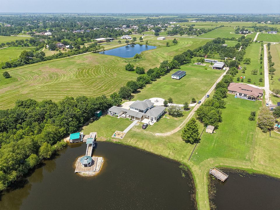 1st image of 1024 Colibri Lake Ln