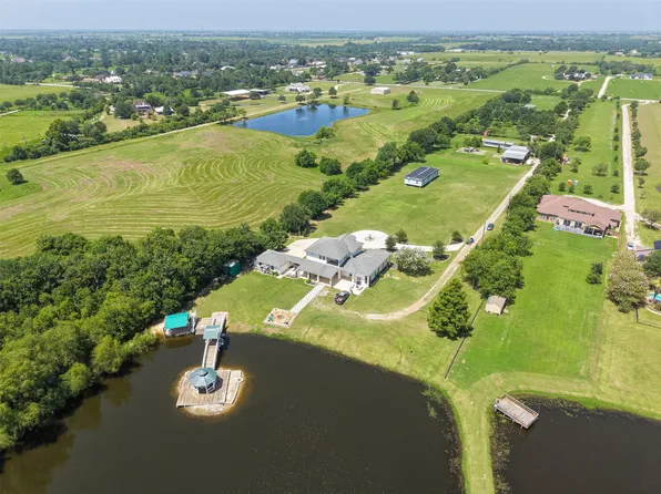 1024 Colibri Lake Ln, Waller, TX 77484