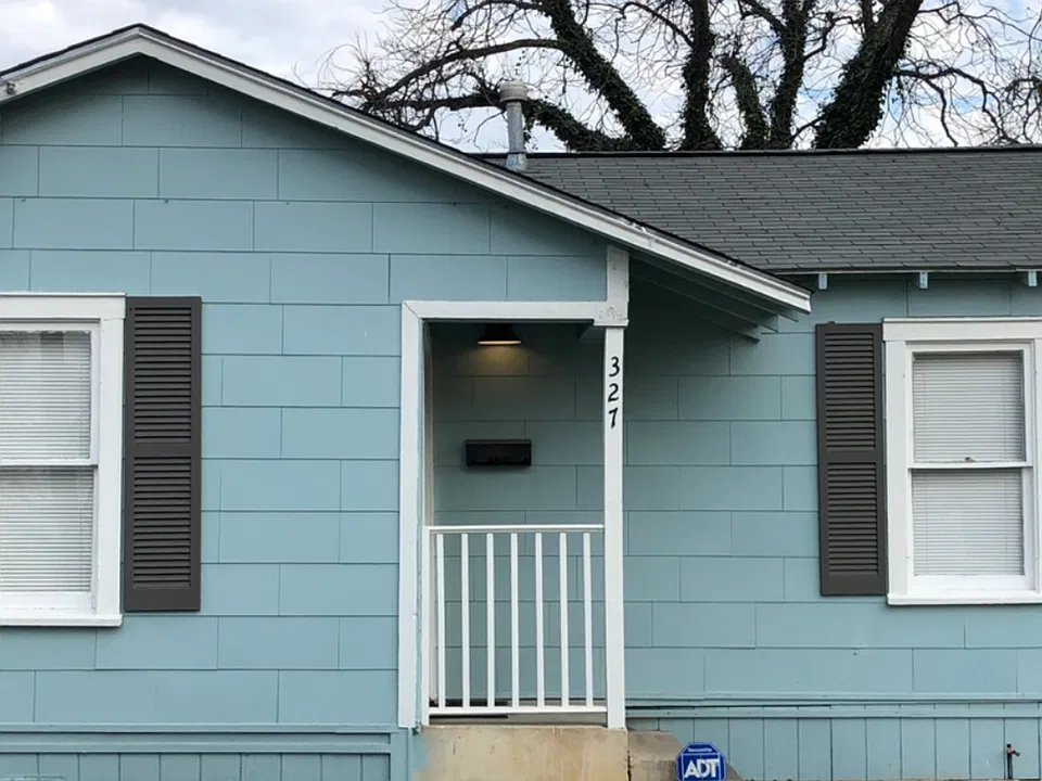 327 Fairview Ave