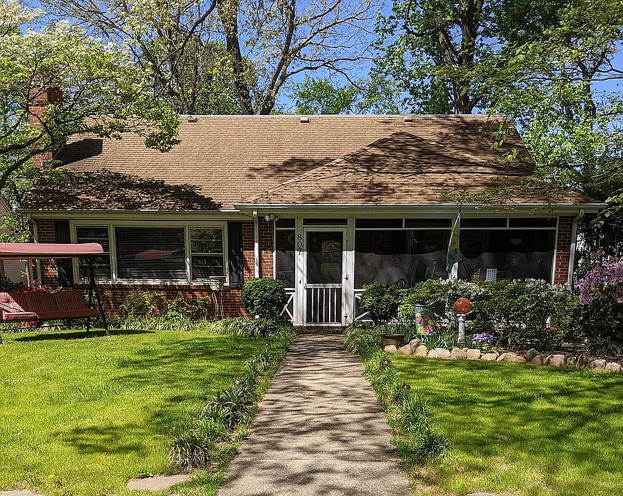 1st image of 807 Twyckenham Dr