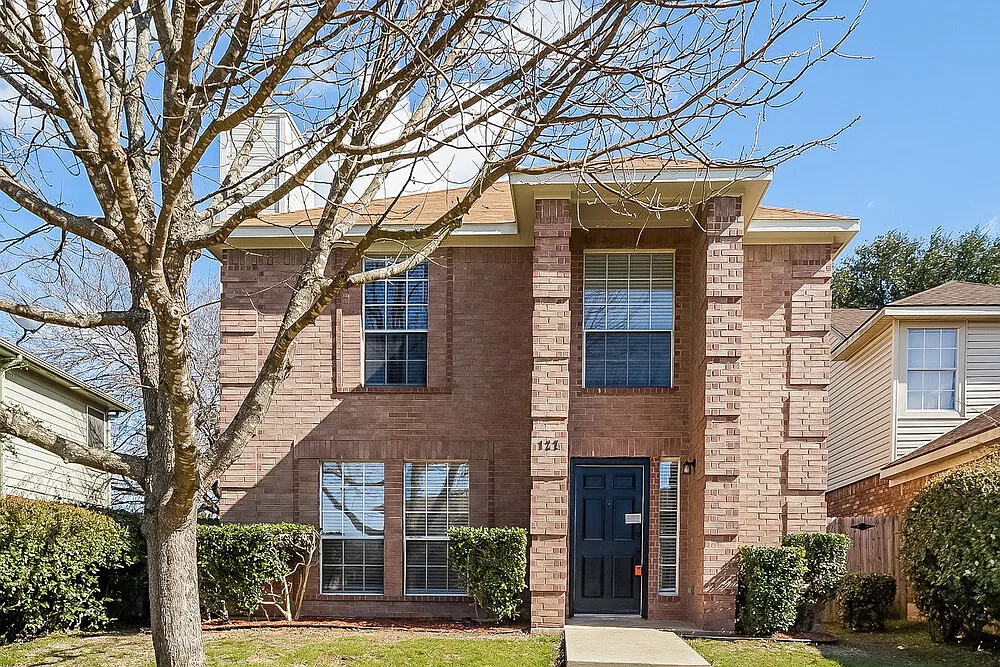 3 bed, 2.5 bath, 1736 sqft, $2,620 — Photo 1