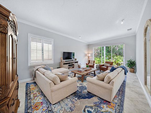 4th image of 640 SW Andros Circle