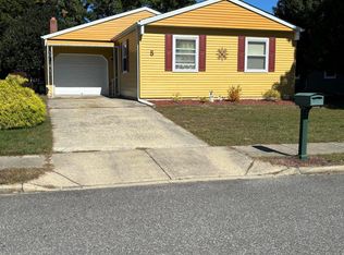 5 Brisbane Ct, Toms River, NJ 08757