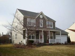 711 Woodewind Dr, Naperville, IL 60563