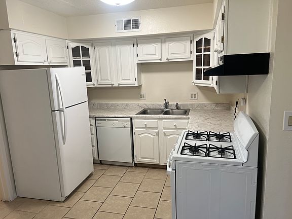 4th image of 1105 Chelwood Park Blvd NE #7