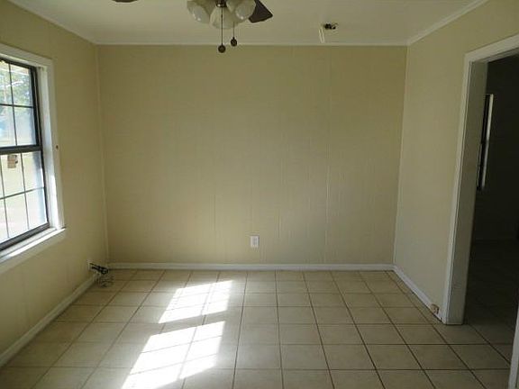 3rd image of 2980 Grassmere St