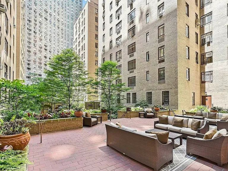 25 Central Park W #3U — Photo 8