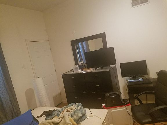 2nd image of 1123 Wallace St Floor 1