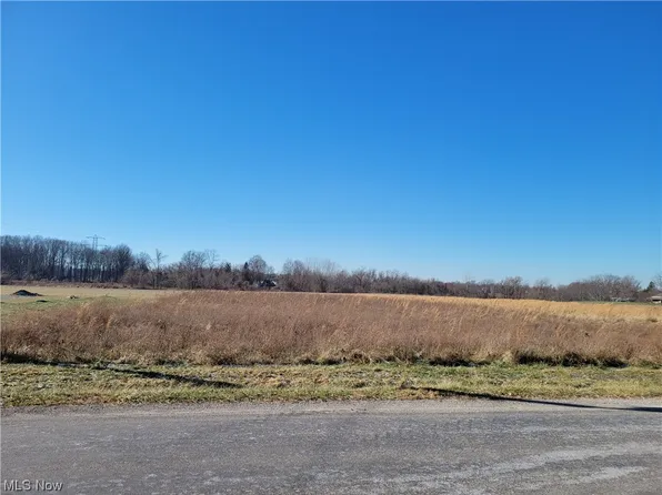 Bank St, Vermilion, OH 44089