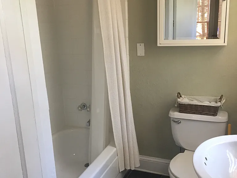 1516 Mallory St — Photo 14