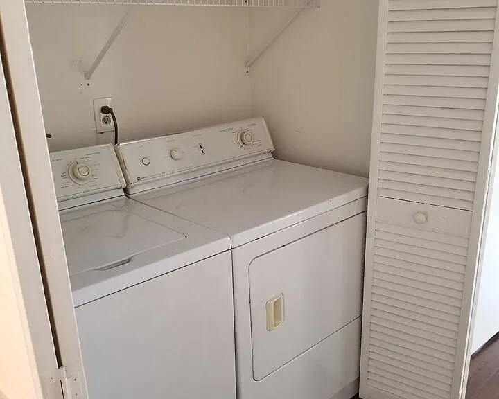 1200 S Shenandoah St #202 — Photo 8
