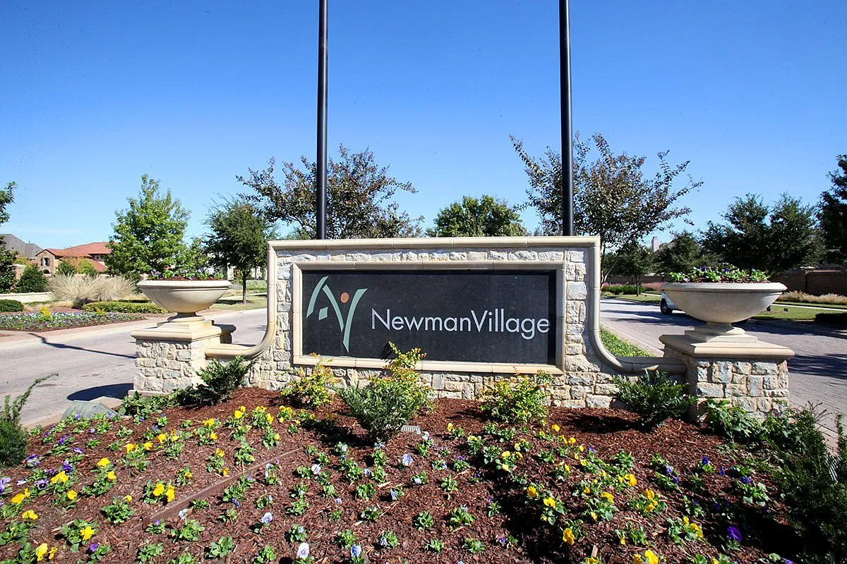 5 bed, 5.5 bath, 7686 sqft, $15,000 — Photo 1