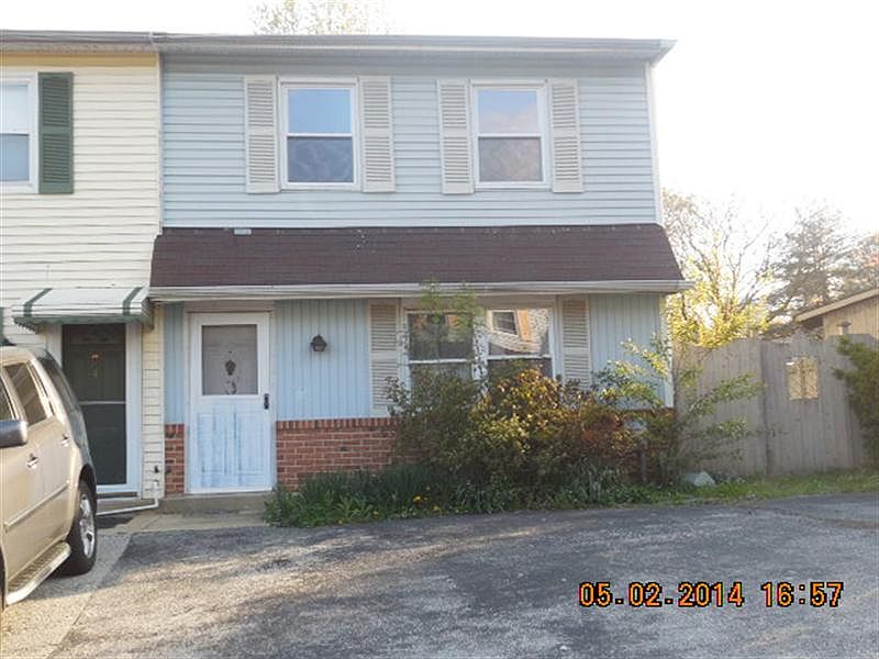1st image of 2 Margit Ln