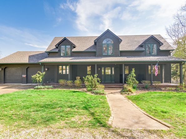 12251 Robien Dr, Boonville, MO 65233