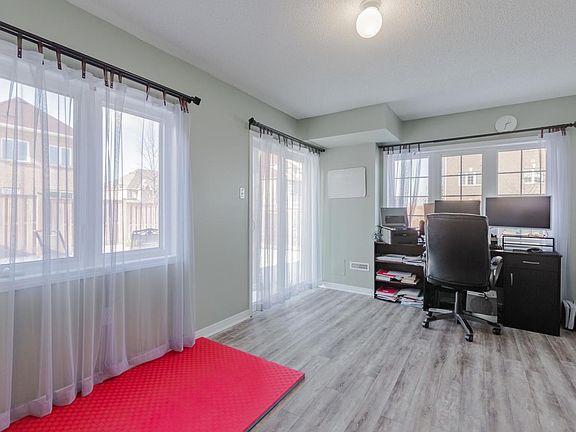 3rd image of 715 Candlestick Cir