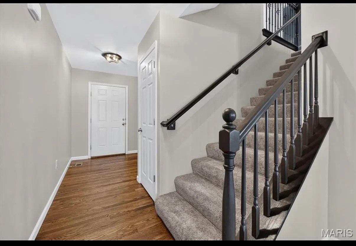 3 bed, 2.5 bath, 1719 sqft, $2,500 — Photo 3