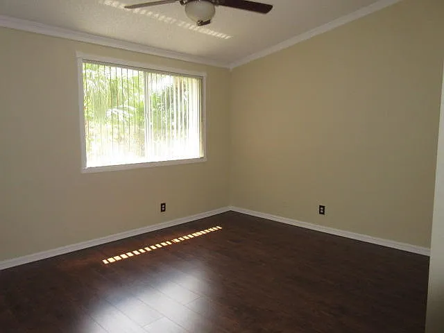 3 bed, 2.5 bath, 1449 sqft, $3,300 — Photo 2