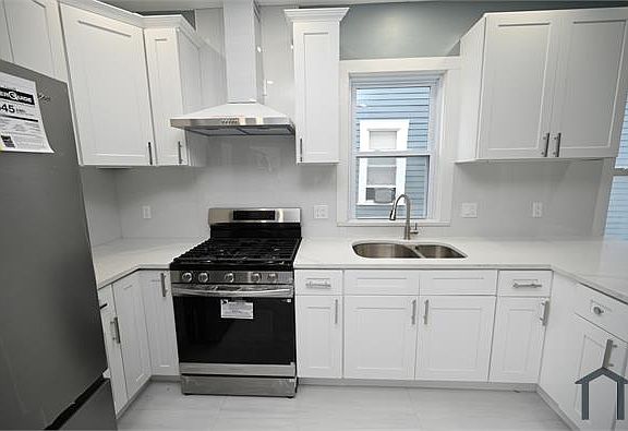 5th image of 16 Greenwich St Floor 2