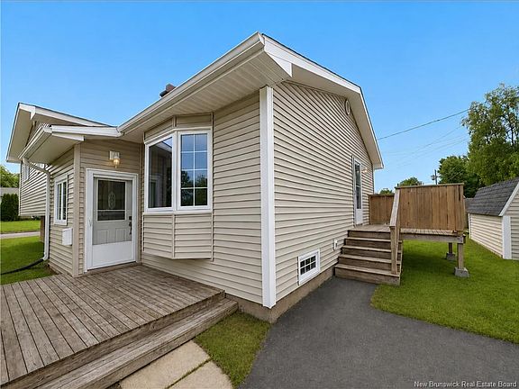 3rd image of 11 Pembroke Cres