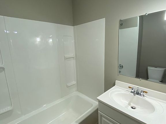5th image of 1621 N Wells St Unit 6