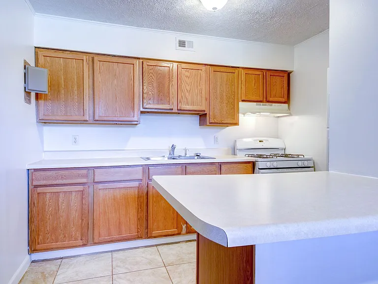 717 Fairmont Dr — Photo 48