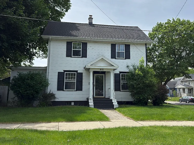 615 W Morrell St — Photo 1