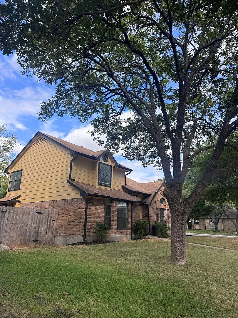 Spacious Pflugerville Home with Main-Level Primary Suite & Detached Garage — Photo 2