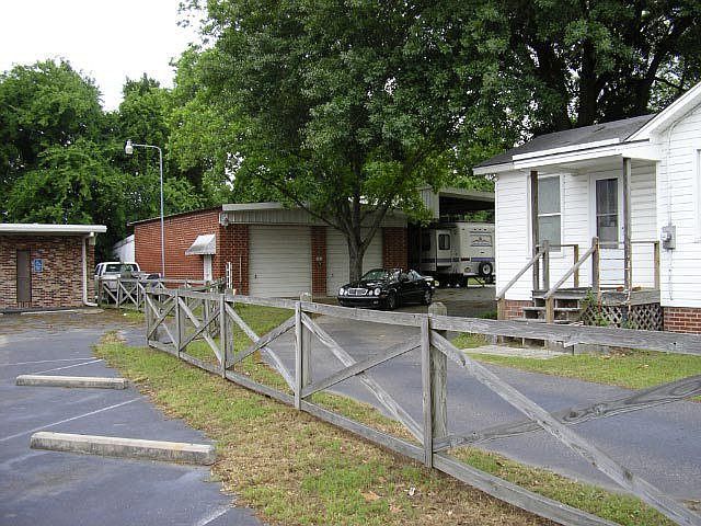 2nd image of 2108 Harding Rd
