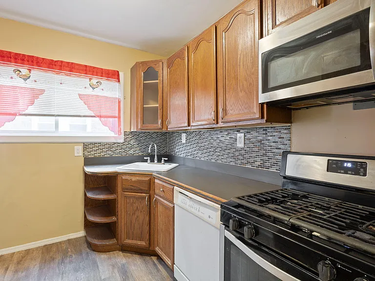 17308 Oak Dr #LOWER — Photo 13