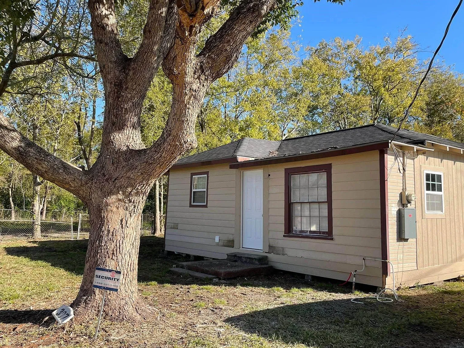3 bed, 1.0 bath, 756 sqft, $1,500 — Photo 2