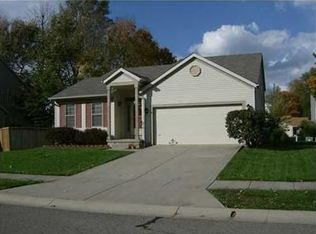 216 Bent Tree Ln, Pataskala, OH 43062