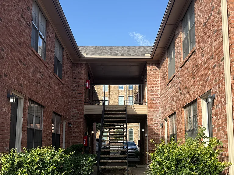 721 Avenue A #3 — Photo 14