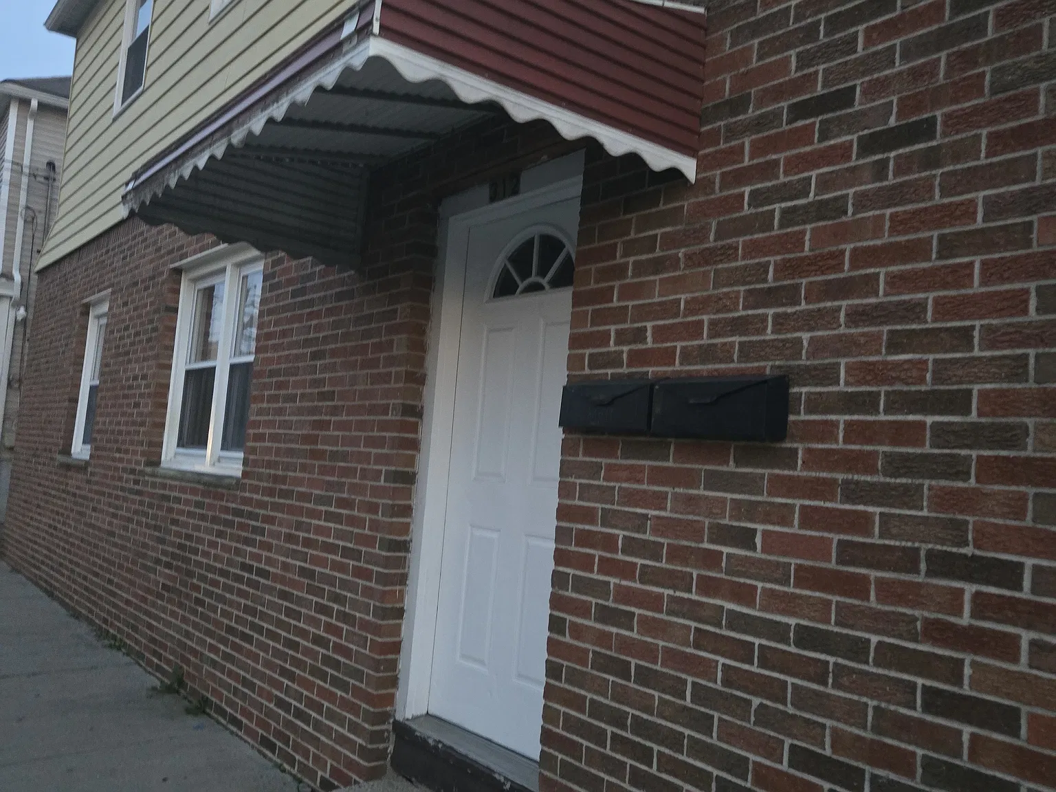 2 bed, 1000 sqft, $2,100 — Photo 1