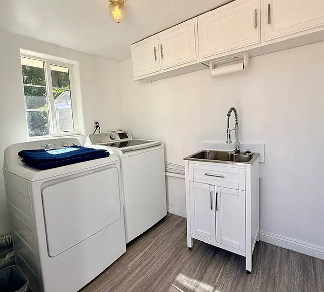 7454 Darby Ave — Photo 4