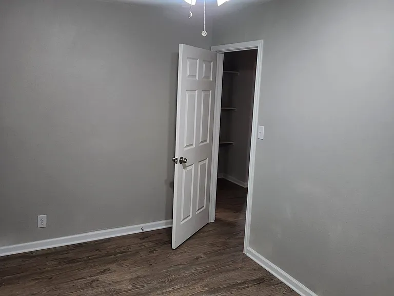 1622 Lucas Ave — Photo 4