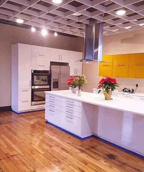 2101 Beale Ave — Photo 1