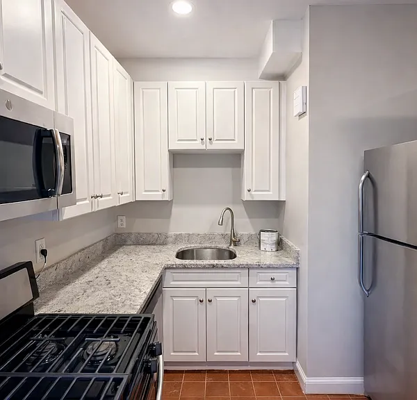 604 Chapel St #6 — Photo 1
