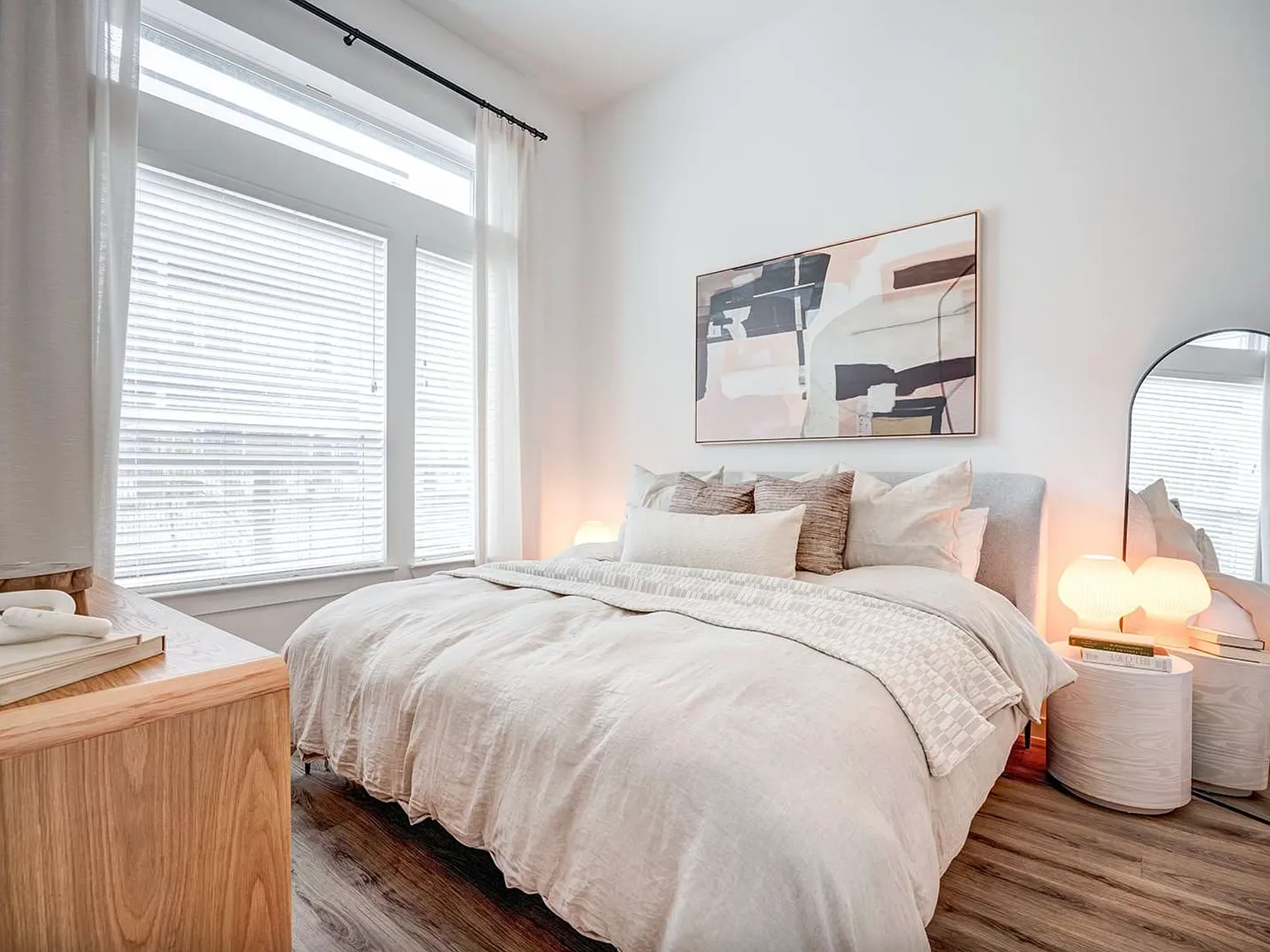 10 Weeks Free at South Congress, Amenities Galore, Sleek Open Concept, w/d! — Photo 2