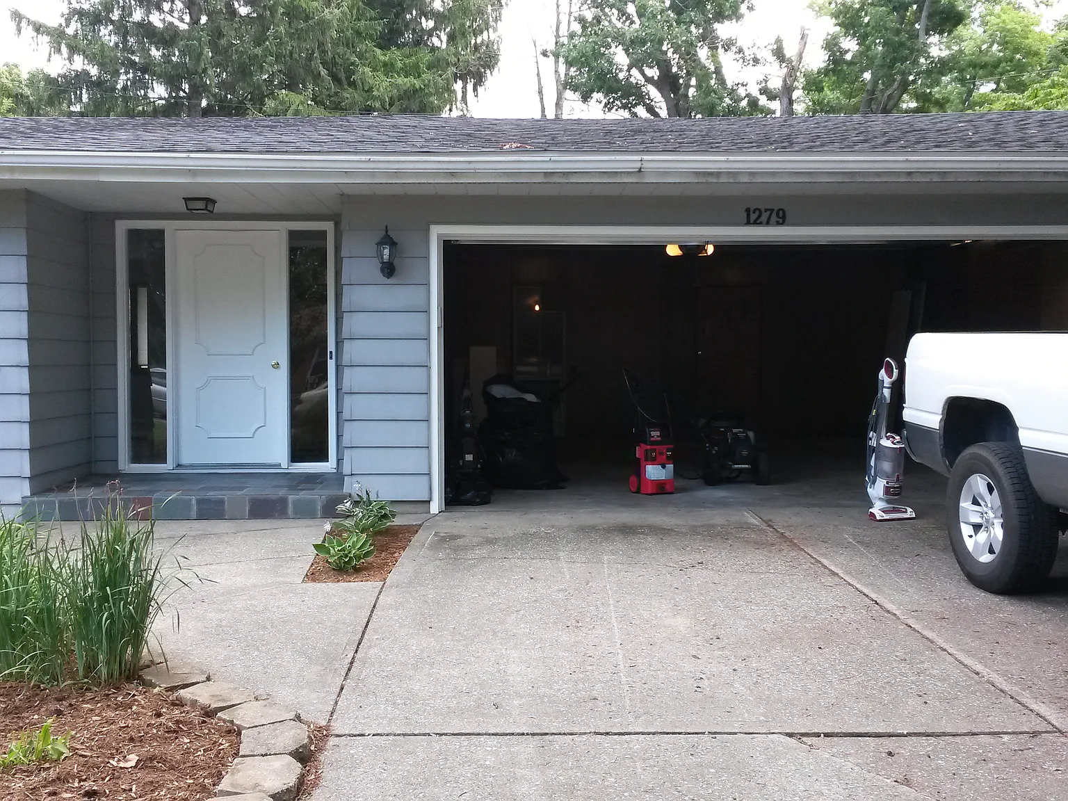 2 bed, 1289 sqft, $1,900 — Photo 3