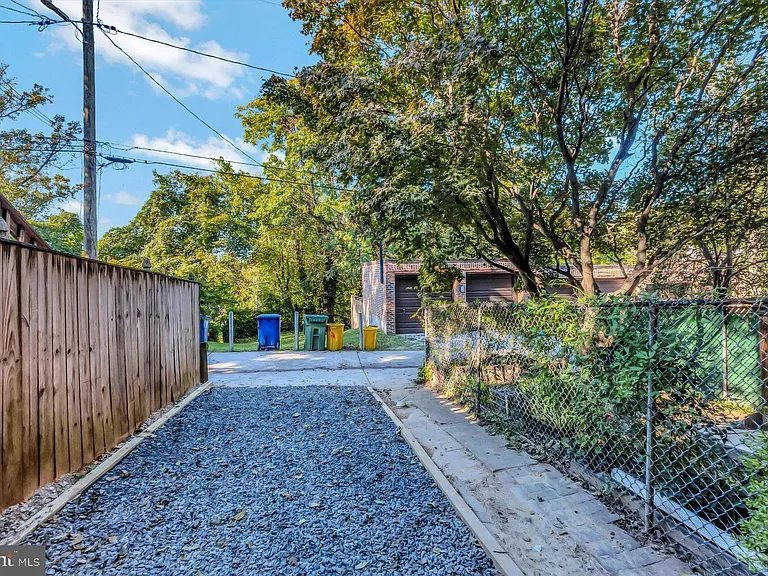 3152 Remington Ave — Photo 31