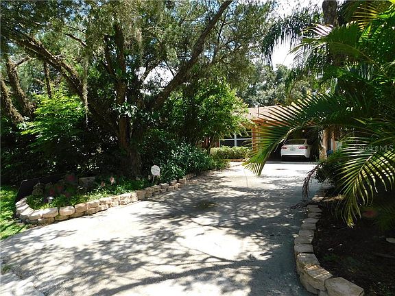 2nd image of 3203 Gloria Ave