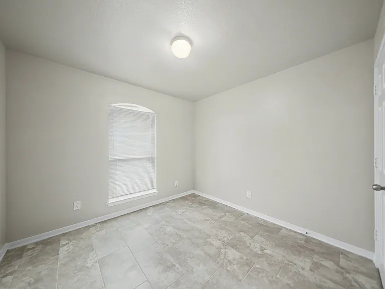 2701 Tarrant County Dr — Photo 18