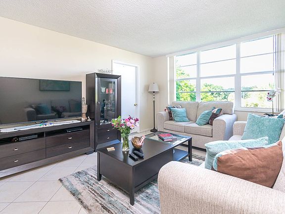 4th image of 9440 Tangerine Pl APT 406