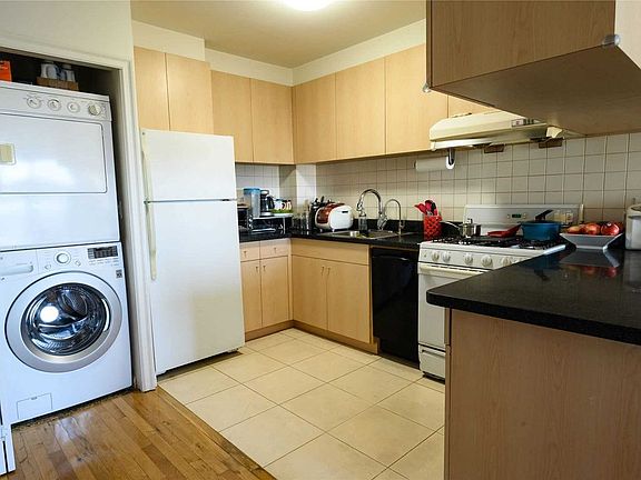 4th image of 14614 35th Ave APT 7B