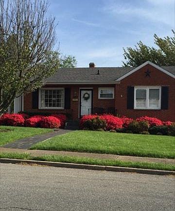 2nd image of 115 Trinkle Ave NE