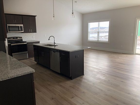 3rd image of 4715 Camden Dr