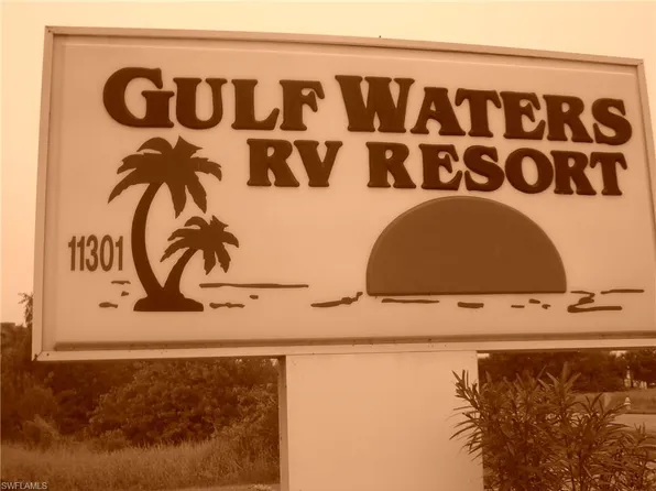 137 Pavillion Dr, Fort Myers Beach, FL 33931