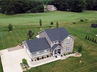 3571 Outback Trl, Pinckney, MI 48169