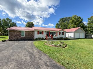1393 Center Dr, Jamestown, PA 16134