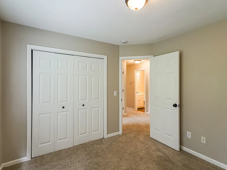 2817 Sutherland Dr — Photo 13